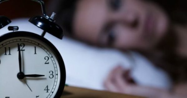 Featured Image for Ξυπνάτε κάθε βράδυ την ίδια ώρα; Μάθετε τι σημαίνει αυτό για την υγεία σας
