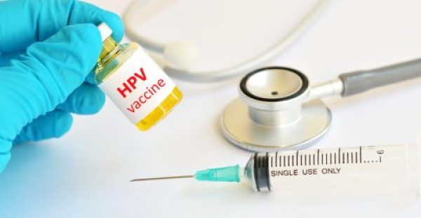 HPV: Αρκούν δύο δόσεις του εμβολίου για τα παιδιά 11-14 ετών