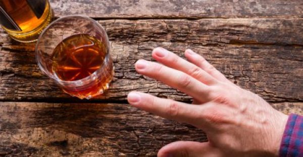 Το αλκοόλ αυξάνει τον κίνδυνο για καρκίνο του προστάτη