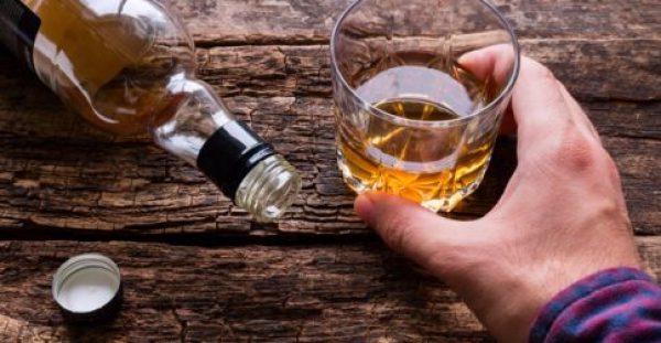 Πώς επιδρά το αλκοόλ στη χοληστερίνη