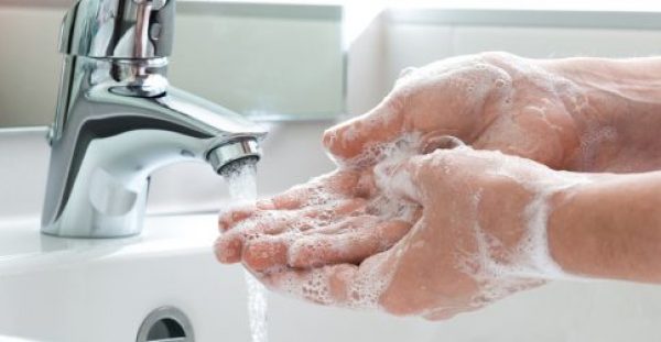 Πλύσιμο χεριών: Πόσο πρέπει να διαρκεί για να είστε προστατευμένοι από τα μικρόβια