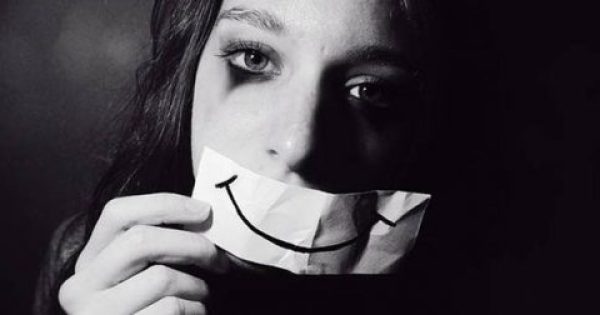 Ατυπη κατάθλιψη: Τα “αναγνωριστικά” σημάδια