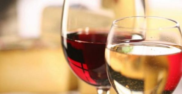 Πώς το αλκοόλ βοηθάει στην πρόληψη του εγκεφαλικού