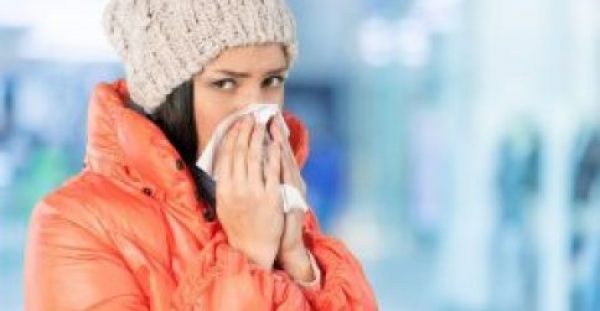 Γιατί αρρωσταίνουμε τον χειμώνα; Οι 3 βασικοί παράγοντες κινδύνου
