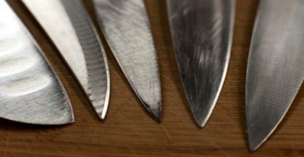DIY: Φτιάξτε τη Δική σας Βάση για Μαχαίρια
