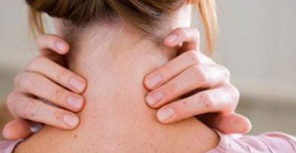Πόνος στον Αυχένα: Αίτια, συμπτώματα, και τρόποι θεραπείας