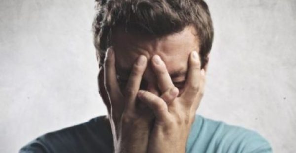 Νευρικός κλονισμός: Τι είναι ακριβώς – Ποια είναι τα σημάδια – ΒΙΝΤΕΟ