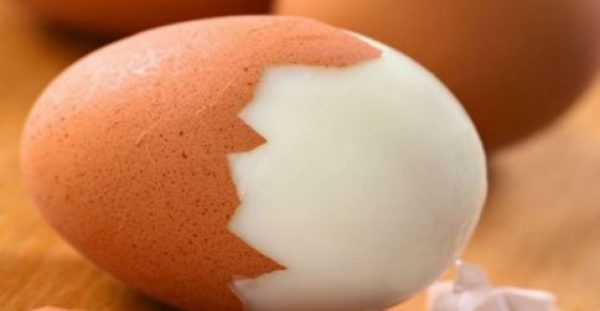 10 πράγματα που συμβαίνουν στον οργανισμό σας αν τρώτε αυγά