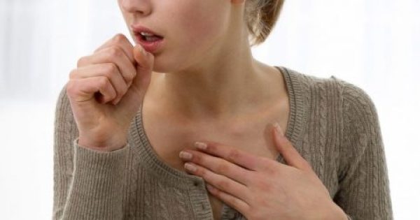 Βήχας & πόνος στο λαιμό: Πότε πρέπει να συμβουλευτείτε γιατρό