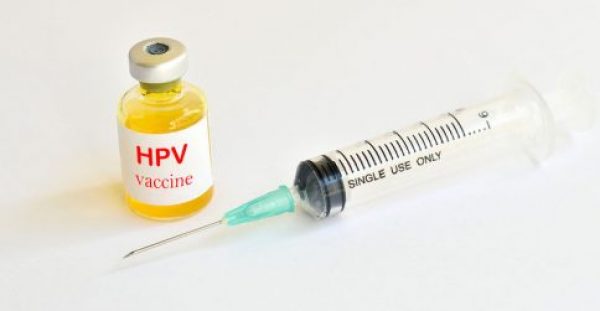 Μέχρι το τέλος του 2016 η δωρεάν χορήγηση του εμβολίου για τον HPV σε γυναίκες 18-26 ετών