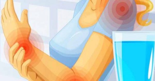 6 Σημάδια-Καμπανάκια που δείχνουν ότι ΔΕΝ πίνετε όσο Νερό πρέπει και Καταστρέφετε την Υγεία σας. Μεγάλη Προσοχή στο 4ο!