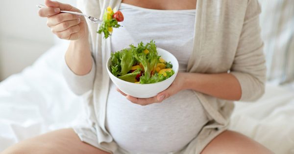 Τροφές με φυτοφάρμακα στην εγκυμοσύνη: Πόσο αυξάνουν τον κίνδυνο παιδικού καρκίνου