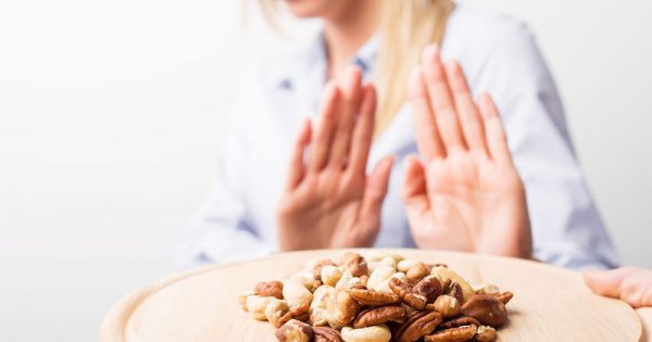 Αλλεργία στους ξηρούς καρπούς: Οι έτοιμες τροφές που πρέπει να αποφεύγετε