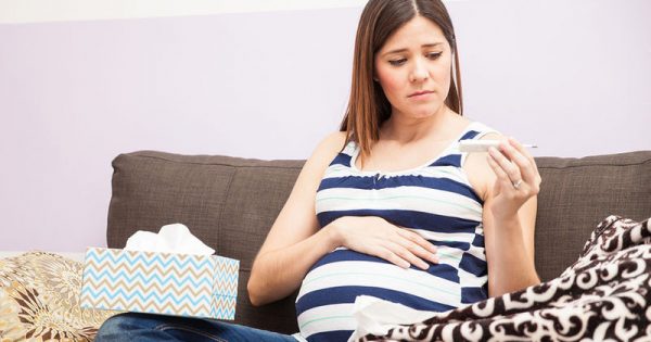 Πυρετός στην εγκυμοσύνη: Νέους κινδύνους για το έμβρυο ανακάλυψαν οι επιστήμονες