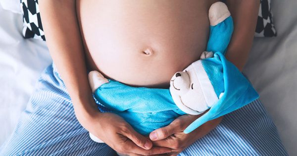 Σε ποια στάση πρέπει να κοιμούνται οι γυναίκες σε προχωρημένη εγκυμοσύνη