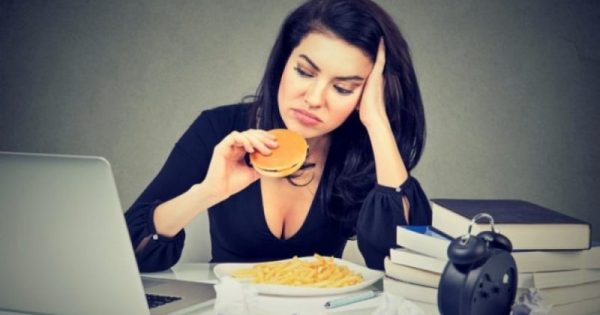 Πώς το στρες βλάπτει το πεπτικό σύστημα – Κάνει ό,τι και το junk food!!!