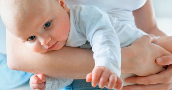 Το μωρό που θηλάζει πόσο συχνά πρέπει να ρεύεται;