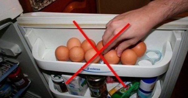 Για Ποιόν Λόγο Δεν Πρέπει Να Βάζετε ΠΟΤΕ Τα Αυγά Στο Ψυγείο!