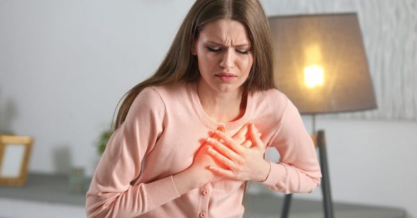 Έμφραγμα: Τα συμπτώματα -πλην του πόνου στο στήθος- που πρέπει να ξέρετε