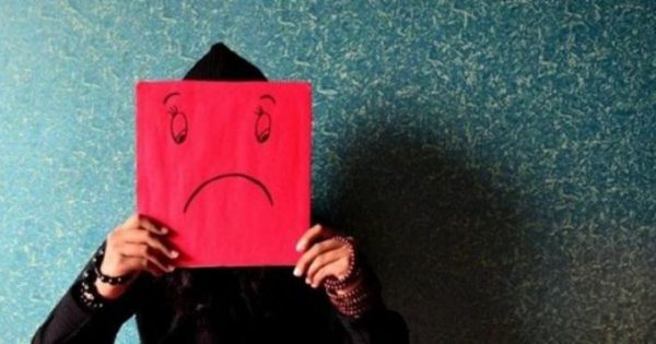 Οι 4 κακές συνήθειες που μας κάνουν δυστυχισμένους