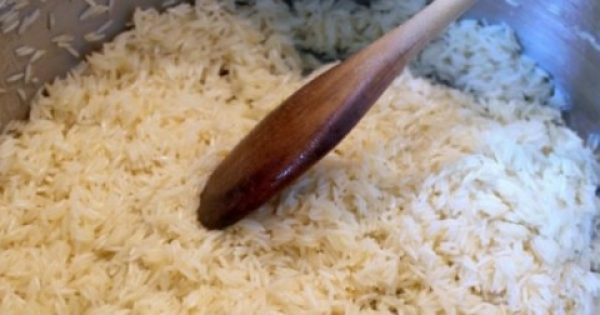 Δείτε από τι κινδυνεύετε αν φάτε ξαναζεσταμένο το ρύζι