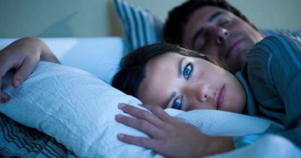 Το τέχνασμα κατά της αυπνίας που θα σας κάνει να κοιμάστε σε λιγότερο από ένα λεπτό!!