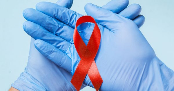 Η εξέταση για τον ιό HIV είναι μια υπόθεση που μας αφορά όλους