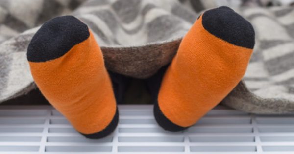 9 Τρόποι για να Ζεστάνετε το Υπνοδωμάτιο Χωρίς να Ανοίξετε Θέρμανση
