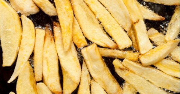 Featured Image for Τηγανητές πατάτες: Με ελαιόλαδο ή με φυτικό λάδι είναι καλύτερες;