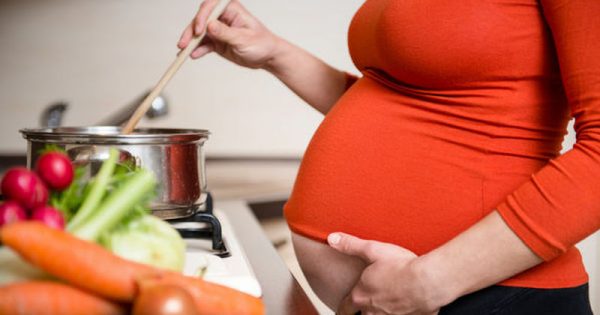 Οι 4 τροφές που είναι επικίνδυνες για το αγέννητο μωρό σας