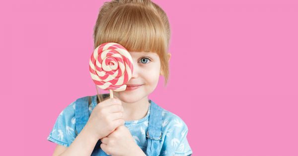 Έξι τρόποι για να τρώει το παιδί σας λιγότερη ζάχαρη