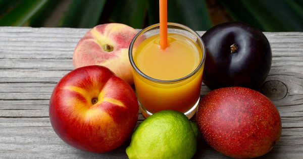 Χυμοί φρούτων: Η «παγίδα» που κρύβουν για τη σιλουέτα σας