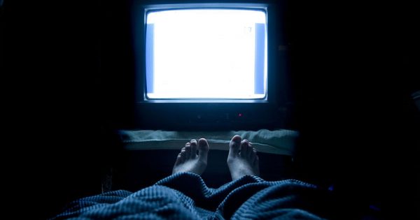 Θρόμβωση: Ο σοβαρός κίνδυνος για όσους βλέπουν πολλή τηλεόραση