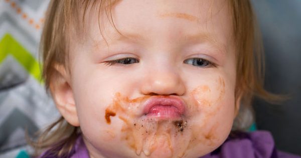 Διατροφή παιδιού: Πότε μπορούν τα παιδιά να φάνε σοκολάτα;