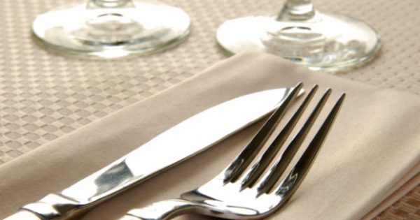 Φτιάξτε το Τέλειο Τραπέζι Φαγητού Ακολουθώντας Αυτούς τους 3 Κανόνες