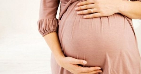 Featured Image for Μη γεννάτε με καισαρική, προειδοποιεί κορυφαίος Γάλλος μαιευτήρας