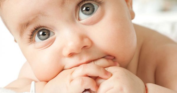 Στραβισμός και μωρό: Πότε εμφανίζεται και πώς αντιμετωπίζεται