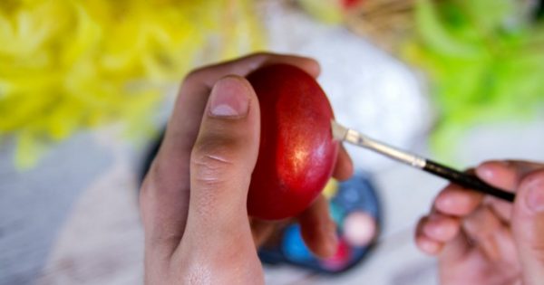 Πάσχα 2018: Πώς να βάψετε τα αυγά με φυσικές ουσίες, χωρίς χημικά