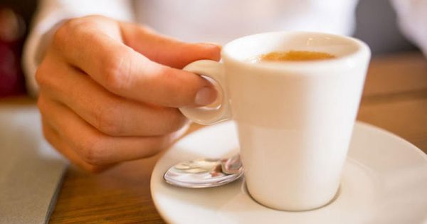 Καφές: Σε ποια ποσότητα προλαμβάνει την απόφραξη των αρτηριών