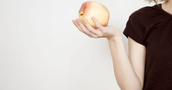 Διαβήτης & διατροφή: Επιτρέπεται να τρώνε μήλο οι διαβητικοί;