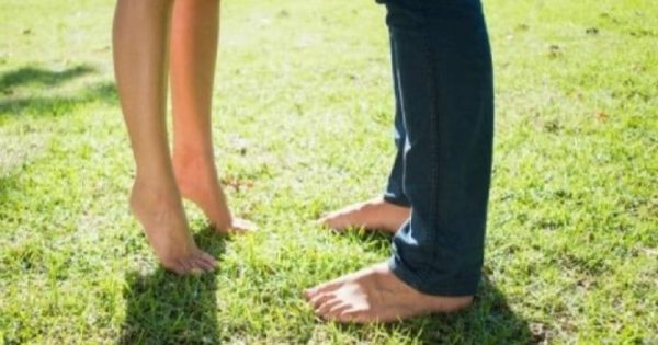 Γλώσσα του σώματος: Τι μαρτυρούν τα πόδια σου;