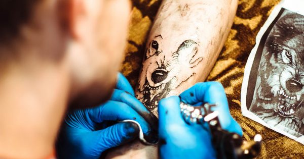 Επικίνδυνα τα τατουάζ για όσους έχουν αποδυναμωμένο ανοσοποιητικό