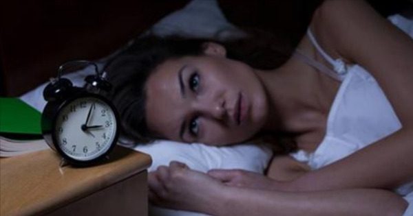 Γιατί ξυπνάτε την ίδια ώρα κάθε βράδυ