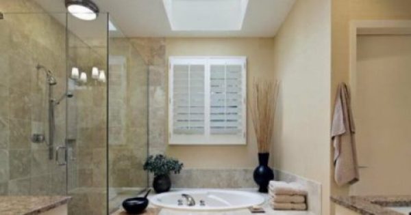 Μπάνιο χωρίς παράθυρα; 5 tips για να μη μυρίζει άσχημα