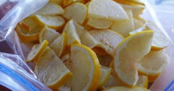 Δείτε γιατί είναι καλό να βάζετε τα λεμόνια στην κατάψυξη