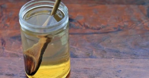 Δείτε τι συμβαίνει όταν πίνετε νερό με μέλι με άδειο στομάχι!
