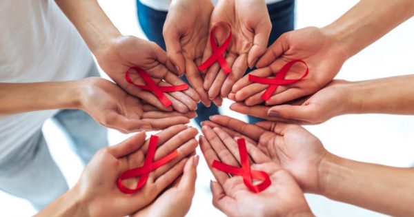 AIDS: Επικίνδυνος εφησυχασμός στην αντιμετώπιση της επιδημίας