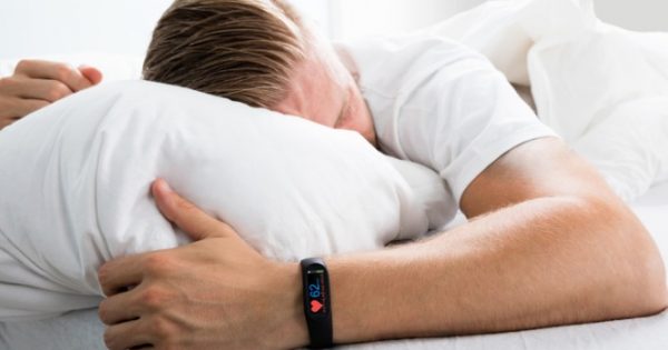 Πόσες ώρες ύπνου συνδέονται με πιθανό πρόβλημα στην καρδιά