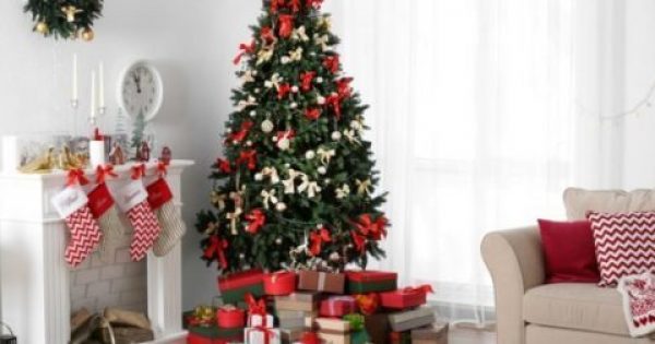 11 Βήματα για να Φτιάξετε το Τέλειο Χριστουγεννιάτικο Δέντρο