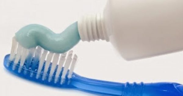 Η οδοντόκρεμα δεν είναι μόνο για τα δόντια σου: Πέντε χρήσεις που σίγουρα δεν γνώριζες…